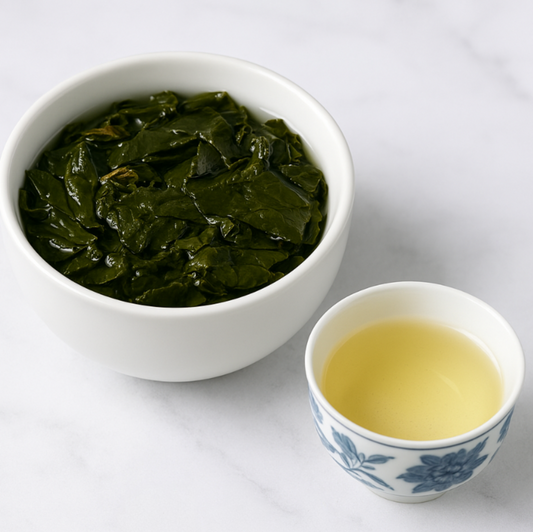 Vibrant green loose leaf Lishan oolong tea from Cuifeng, Taiwan